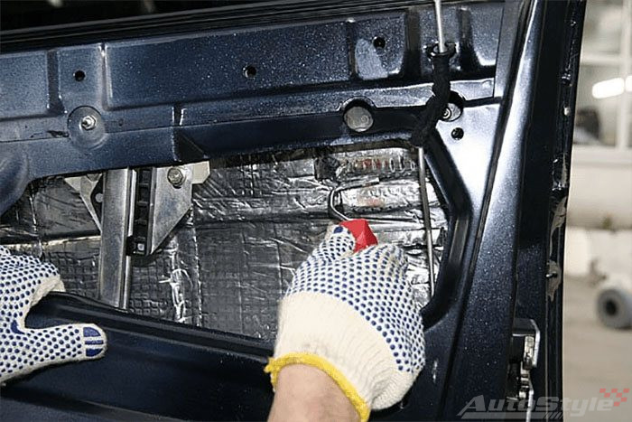 Як зробити шумоізоляцію авто своїми руками у 2026 році banner delayem shumoizolyatsiyu avto svoimi rukami 2